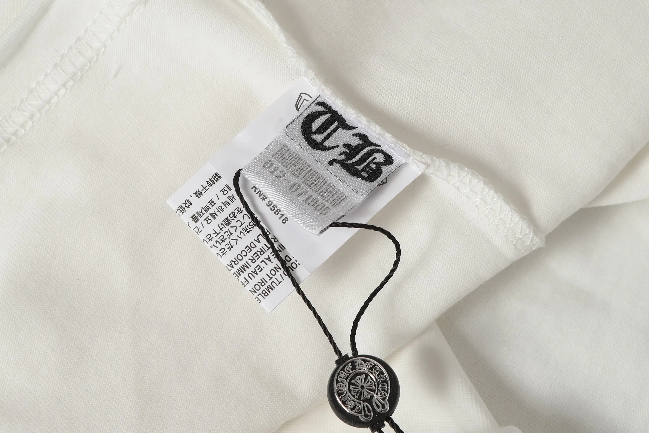 P150 -Chrome Hearts/Chrome Hearts Sanskrit cross letter printed short-sleeved T-shirt -High weight, high density and high quality. The wool is soft, delicate and skin-friendly. It feels soft and silky. It has excellent warmth and skin-friendly properties.